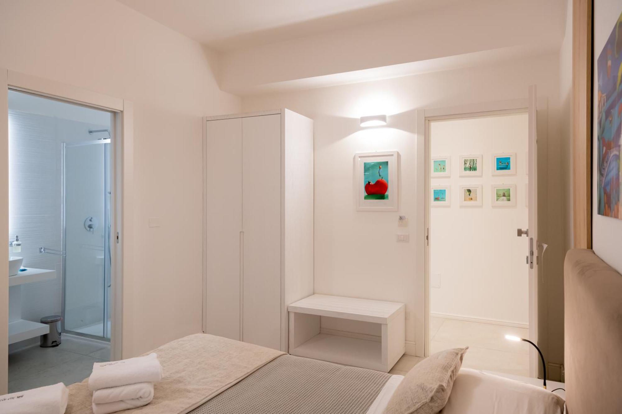 Lo Studio Di Viale Lo Re Camere & Caffe' Lecce Bagian luar foto