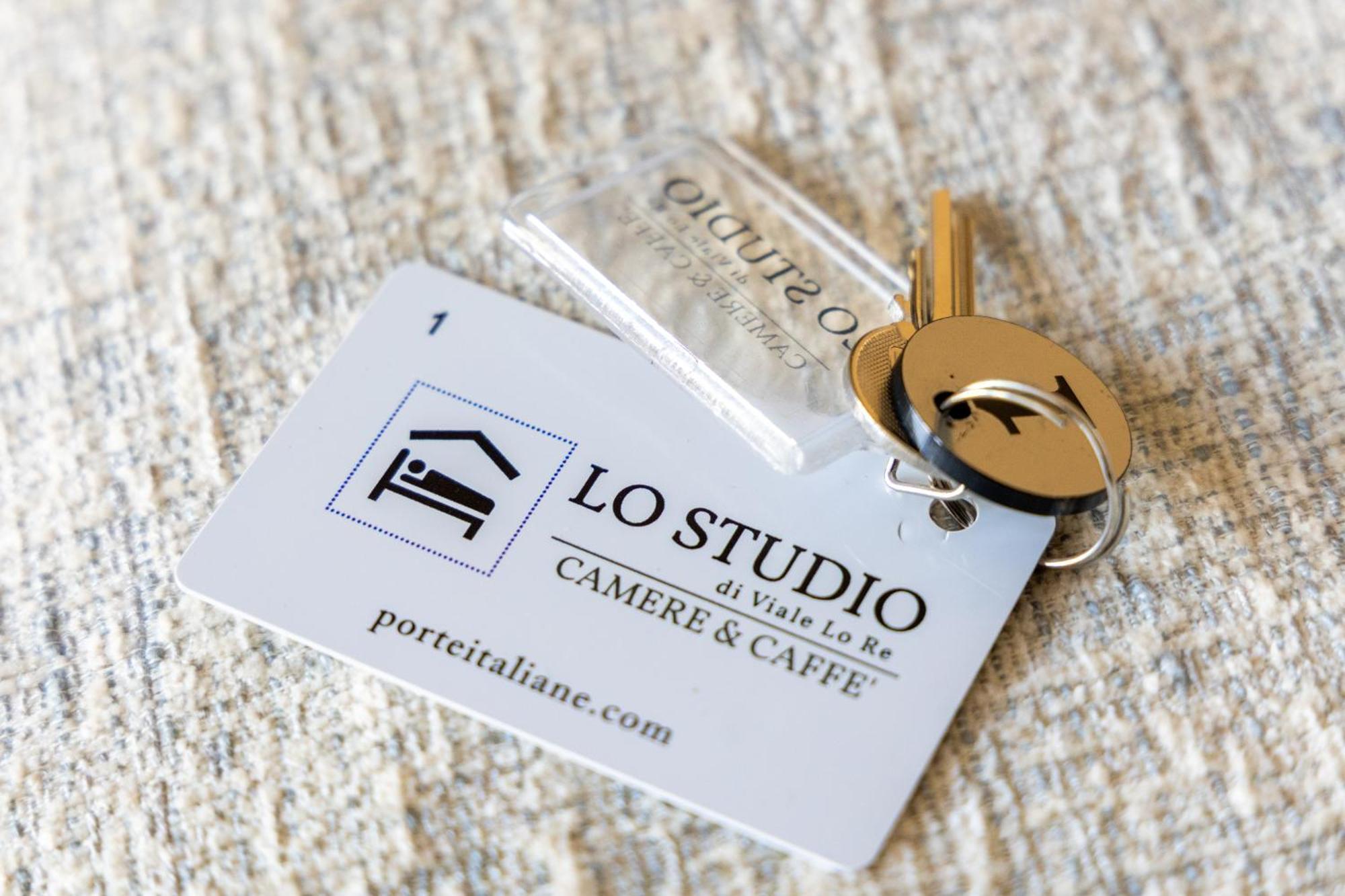 Lo Studio Di Viale Lo Re Camere & Caffe' Lecce Bagian luar foto