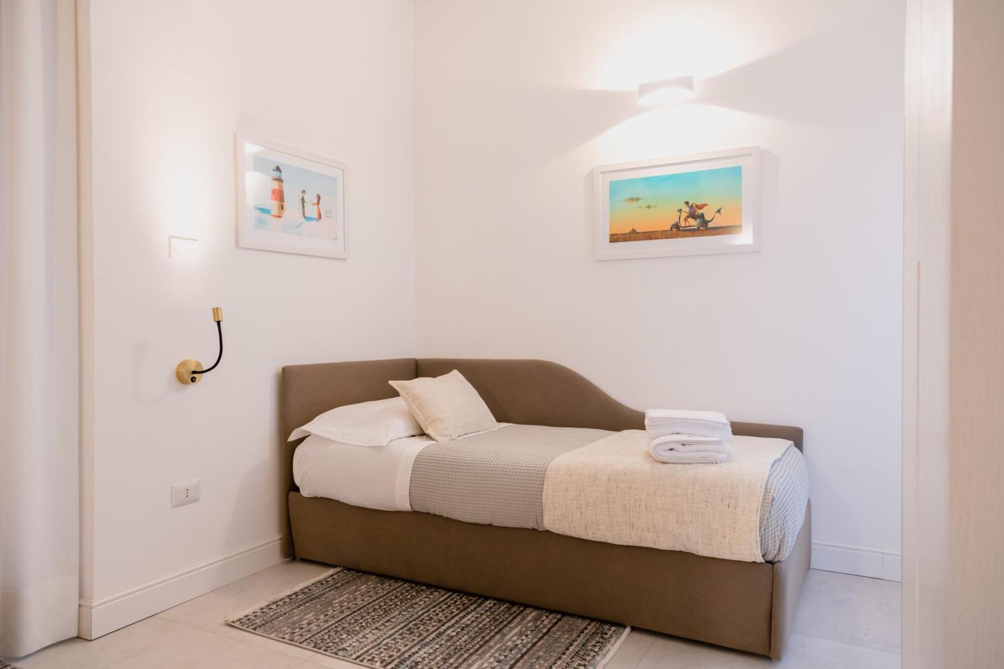 Lo Studio Di Viale Lo Re Camere & Caffe' Lecce Bagian luar foto