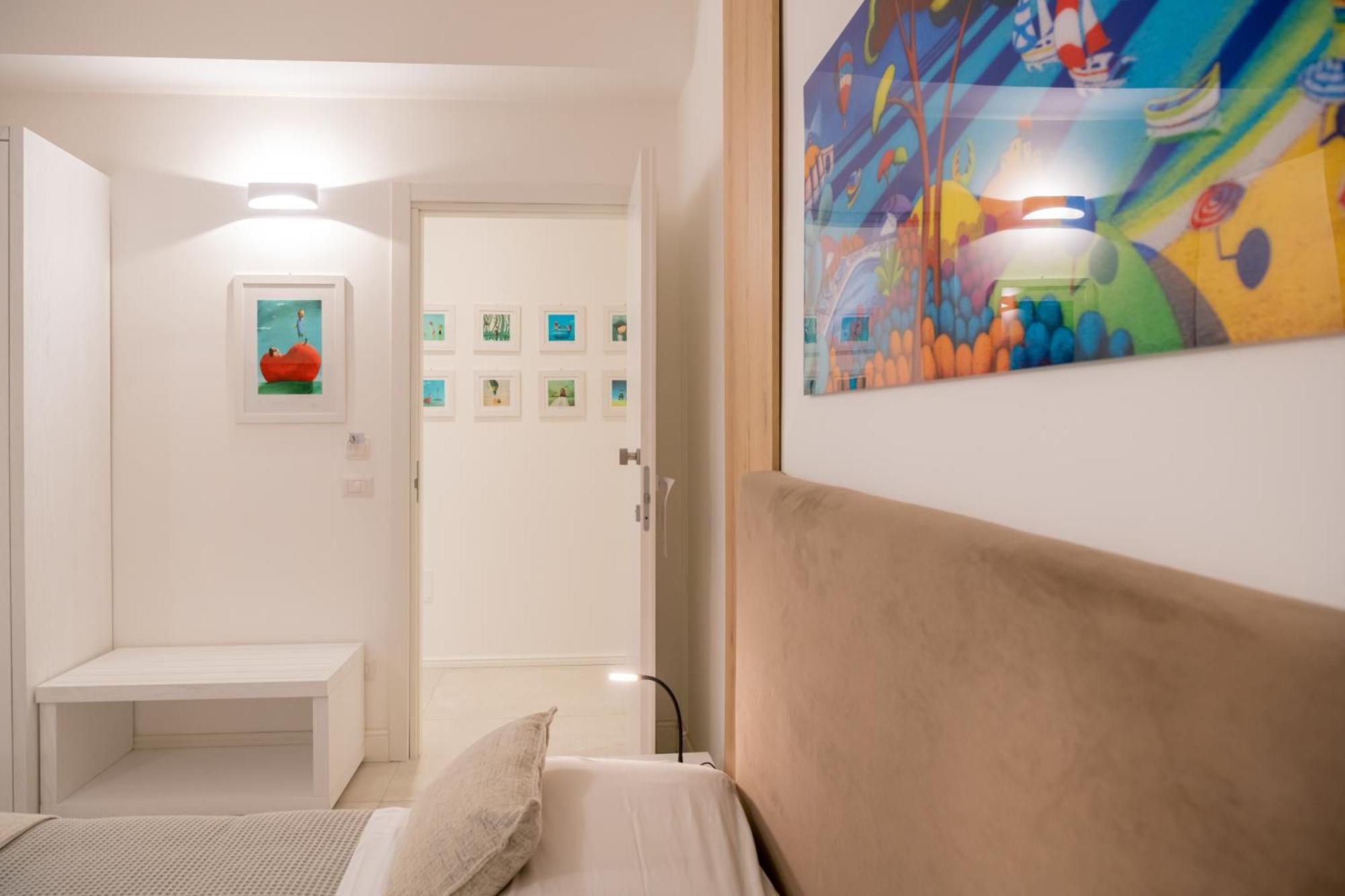 Lo Studio Di Viale Lo Re Camere & Caffe' Lecce Bagian luar foto
